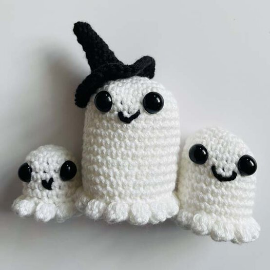 ideas%5Fhow%2Dto%2Dcrochet%2Da%2Dhalloween%2Dwreath%5Fghosts%5F4.jpg?sw=554&q=85