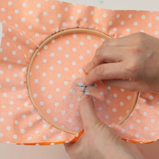 howtosewabutton-step7.jpg?sw=554&q=85