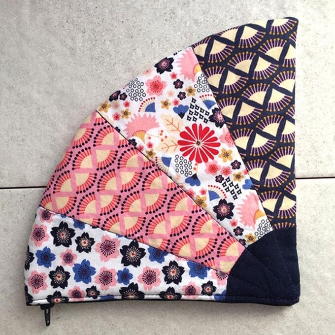 50-sewing-projects_patchwork-fan-purse.jpg?sw=680&q=85