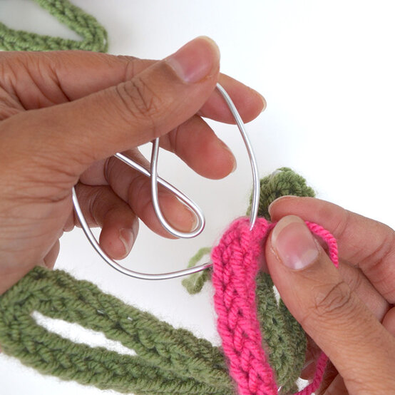 How%2Dto%2DMake%2DFrench%2DKnitted%2DFlowers%2D19.JPG?sw=554&q=85