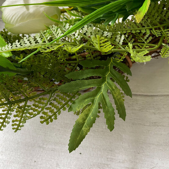 idea%5Fupdate%2Dspring%2Dwreath%2Dwith%2Dtulips%2D05.jpg?sw=554&q=85