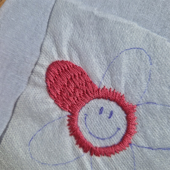 how-to-make-embroidery-patches_flower-1b.jpg?sw=554&q=85