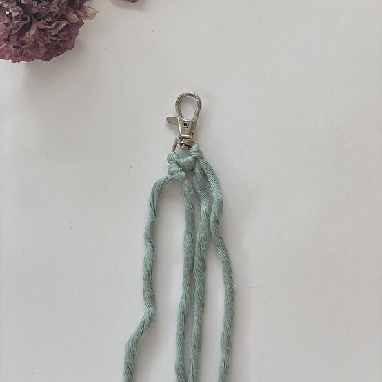 Idea_macrame-stash-busting-_keyring-STEP2.jpg?sw=554&q=85