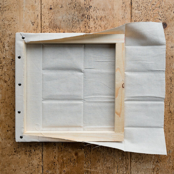 punch-needle-coasters_preparing-the-frame_step-1_2.jpg?sw=554&q=85