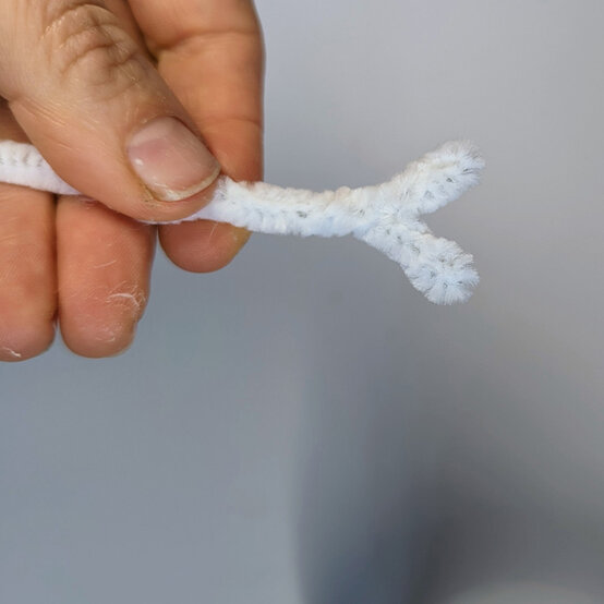 idea_halloween-glass-lanterns-mummy_step4c.jpg?sw=554&q=85