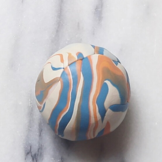 fimo-marbled-trinket-dish-4a.jpg?sw=554&q=85