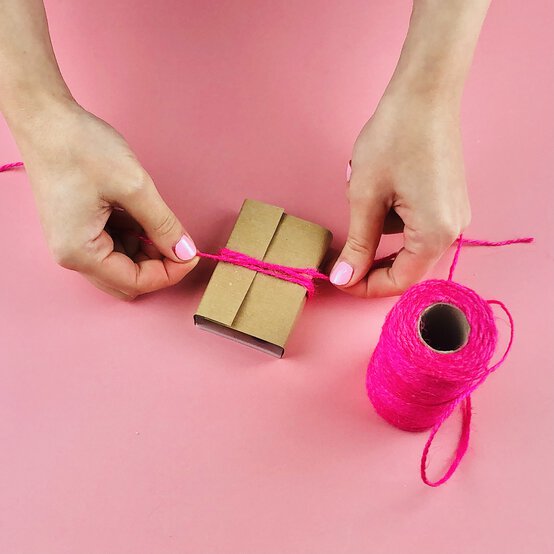 how-to-make-tartan-soap--step12b.jpg?sw=554&q=85