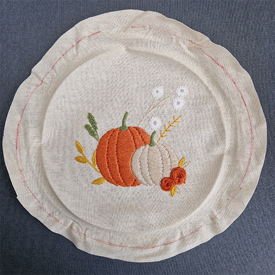 idea%5Fautumn%2Dembroidery%2Dprojects%2Dto%2Dtry%2Dhoop%5Fstep51.png?sw=554&q=85