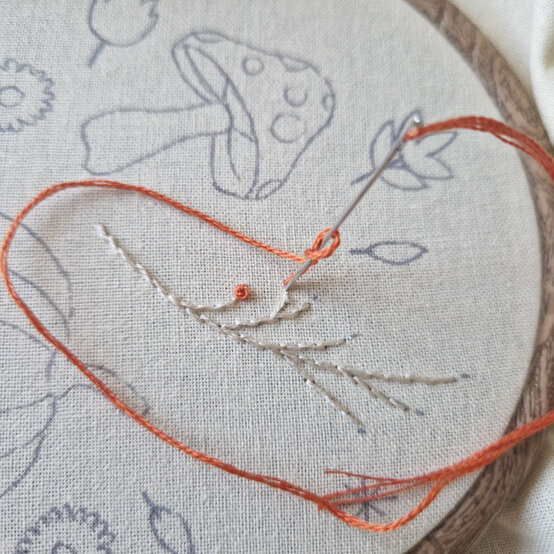 idea%5Fautumn%2Dembroidery%2Dprojects%2Dto%2Dtry%2Dnapkin%5Fstep%2D34.jpg?sw=554&q=85