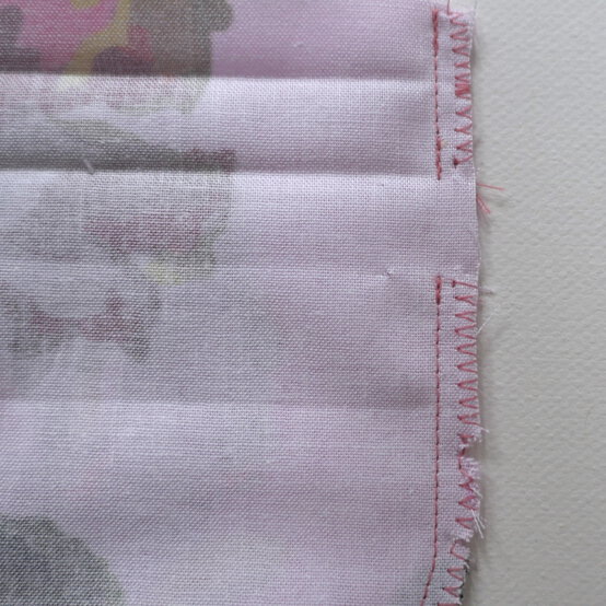 how_to_make_a_drawstring_coin_purse_step6.jpg?sw=554&q=85