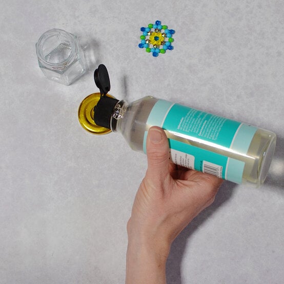 aquabeads_storage-jar_step1.jpg?sw=554&q=85