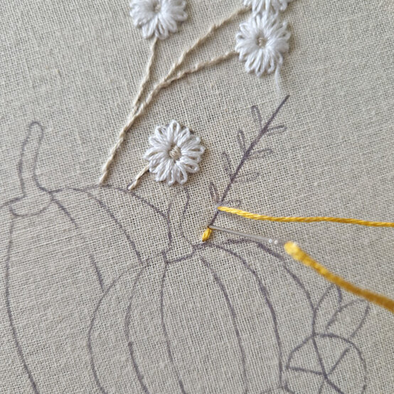 idea%5Fautumn%2Dembroidery%2Dprojects%2Dto%2Dtry%2Dhoop%5Fstep%2D31.jpg?sw=554&q=85