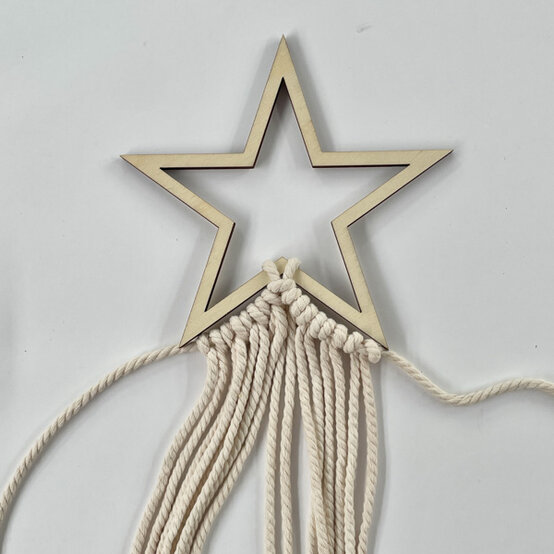 idea%5Fmacrame%2Dchristmas%2Dtrees%5Fstep2.jpg?sw=554&q=85