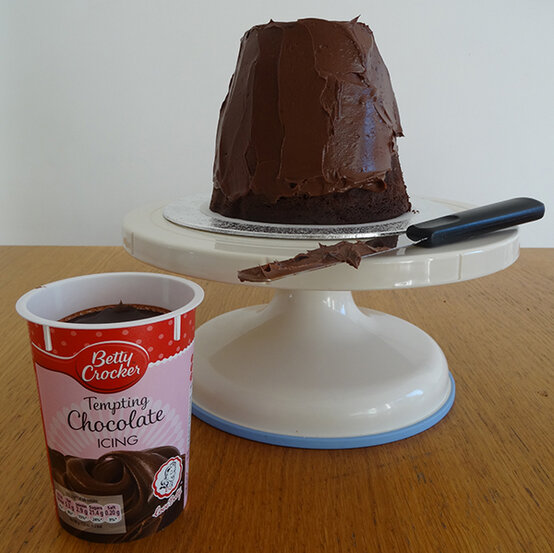 plant-pot-bunny-cake-10.jpg?sw=554&q=85