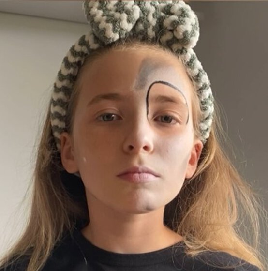 halloweenskeleton_step4.jpg?sw=554&q=85