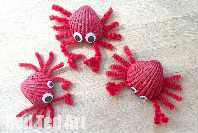 adorable-shell-crafts-turn-your-beach-finds-into-these-super-cute-crab-fridge-magnet-600x404.jpg?sw=680&q=85