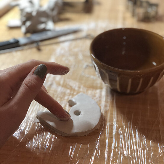 600x600_clay_christmas_decorations_5.jpg?sw=554&q=85