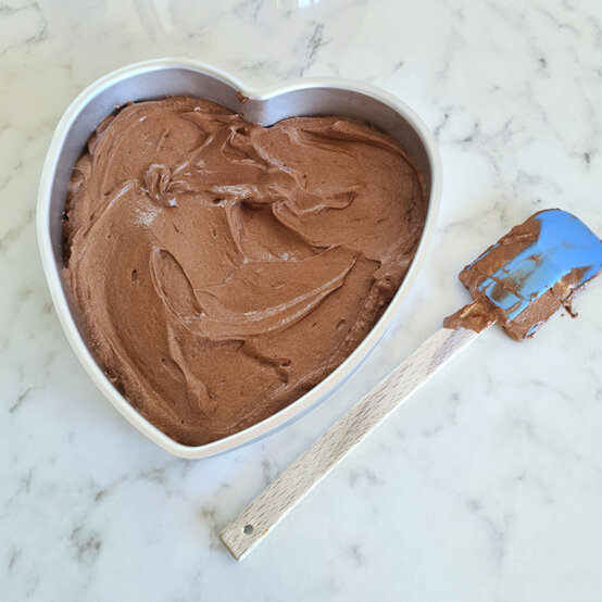 idea%5Fretro%2Dbuttercream%2Dcake%5Fstep%2D31.jpg?sw=554&q=85