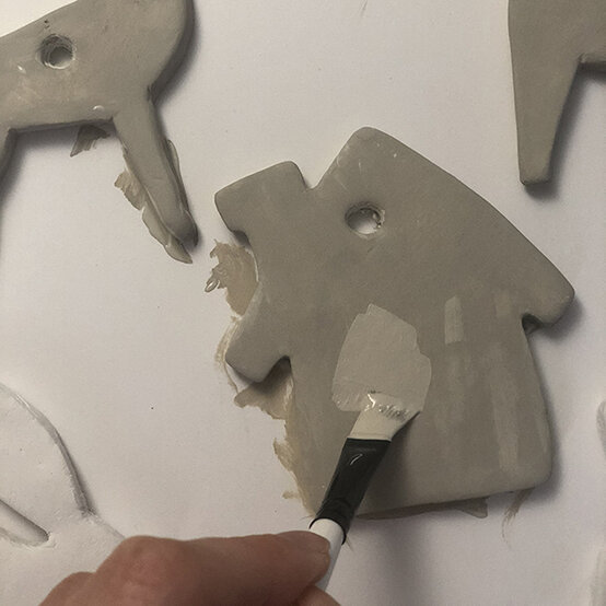 600x600_clay_christmas_decorations_7.jpg?sw=554&q=85