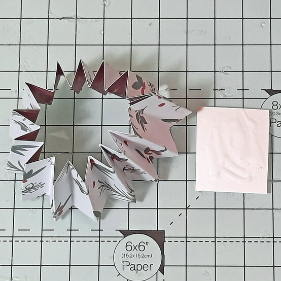 three-ways-to-make-handmade-christmas-gift-wrap_gift-box_sheet8.jpg?sw=554&q=85