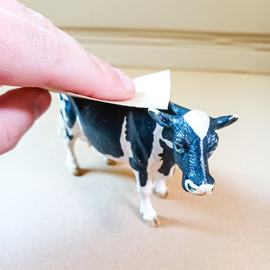 Toy%20Spray%20Paint_Step1.jpg?sw=554&q=85