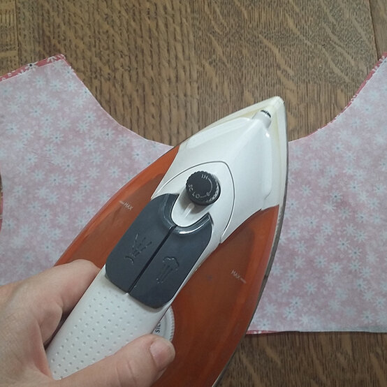 simple-dress-step4.jpg?sw=554&q=85