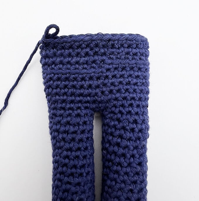 How-to-Crochet-an-Amigurumi-King-Charles_Body.jpg?sw=680&q=85