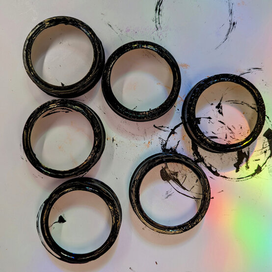 idea_halloween-glass-lanterns_step2.jpg?sw=554&q=85