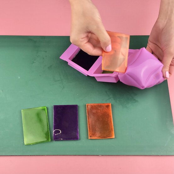 how-to-make-tartan-soap-step5.jpg?sw=554&q=85