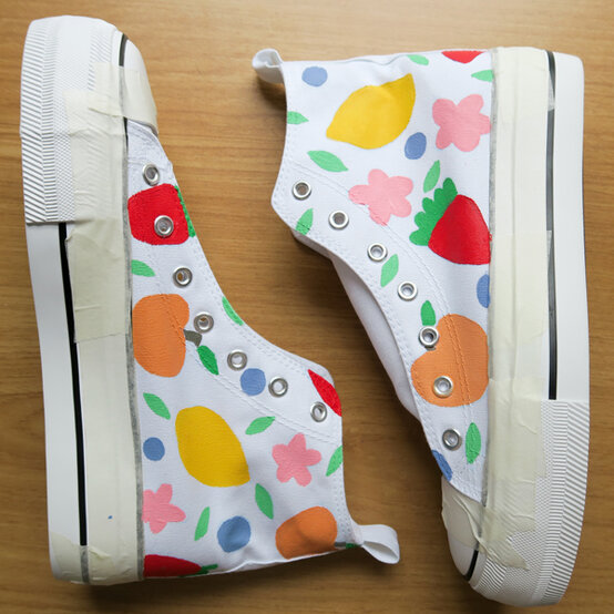 idea_personalise-a-shoe-with-fabric-paint_step6.jpg?sw=554&q=85