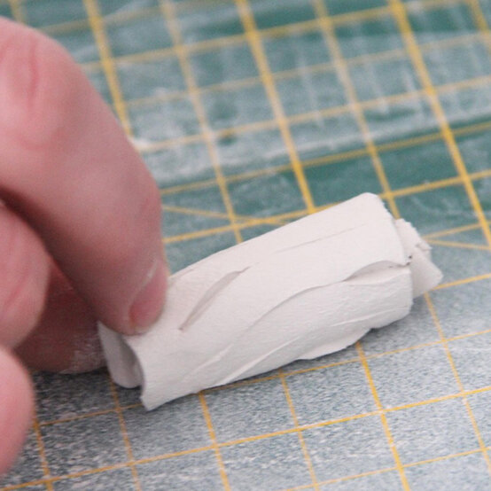 flower-ring-dish-5b.jpg?sw=554&q=85