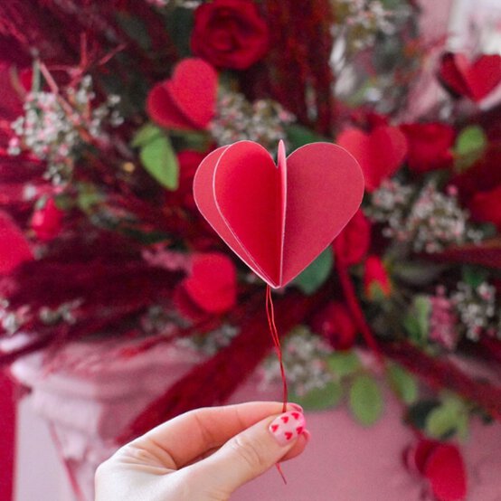 How-to-Decorate-Your-Home-for-Valentines-Day_Step6a.JPG?sw=554&q=85