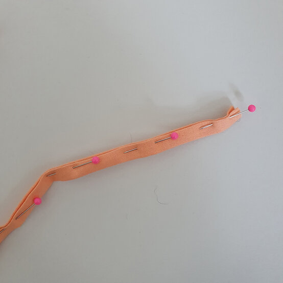 cricut-how-to-make-a-penant-flag-step7.1.jpg?sw=554&q=85