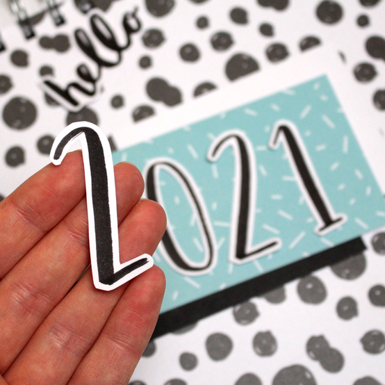 how_to_make_a_calendar_scrapbook_photo-9.png?sw=554&q=85