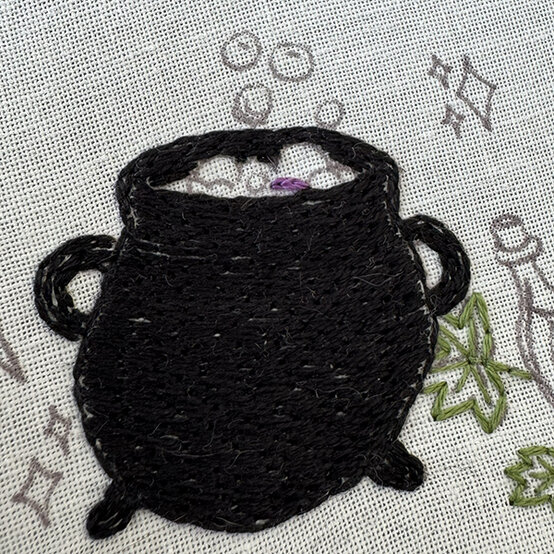ideas%5Fhalloween%2Dembroidery%2Dhoop%5Fsplit%2Dstitch%2D3.jpg?sw=554&q=85