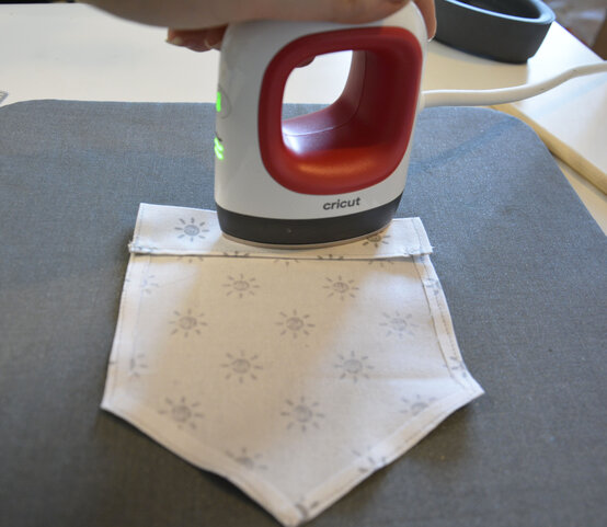 cricut_how_to_make_a_nursery_wall_hanging_step13_2.jpg?sw=554&q=85