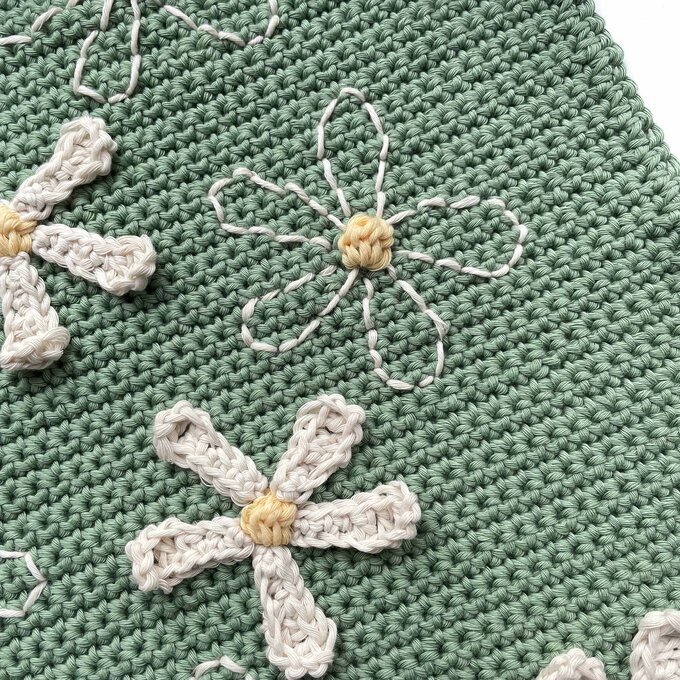 daisy-crochet-cushion-6.jpg?sw=680&q=85