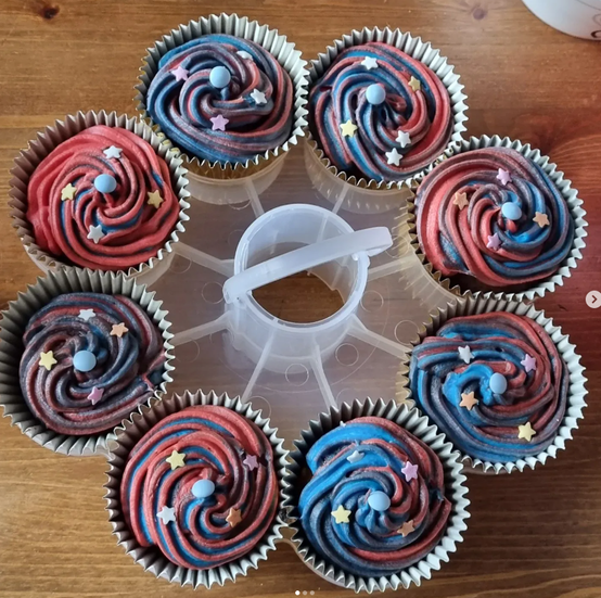 sarah-hinde-cupcakes.png?sw=554&q=85