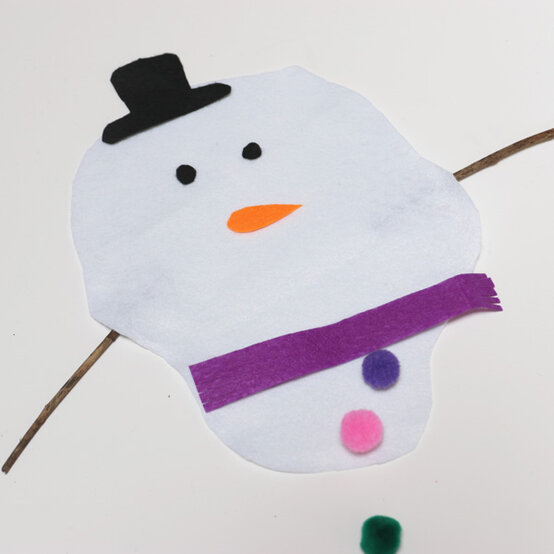 idea%5Fquick%2Dand%2Deasy%2Dchristmas%2Delf%2Dideas%5Fstep%2D42.jpg?sw=554&q=85