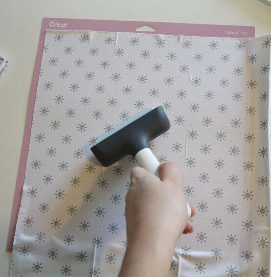 cricut_how_to_make_a_nursery_wall_hanging_step8_2.jpg?sw=554&q=85