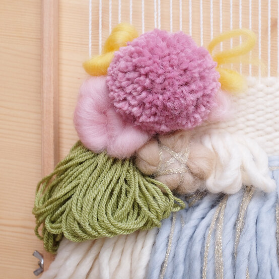 how_to_make_-a_floral_weave_33.jpg?sw=554&q=85