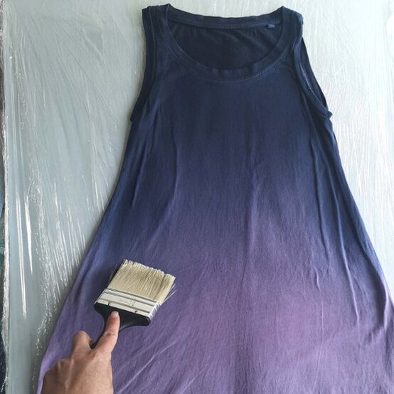 Ombre%20dyed%20children%27s%20dress_Step6_3.jpg?sw=554&q=85