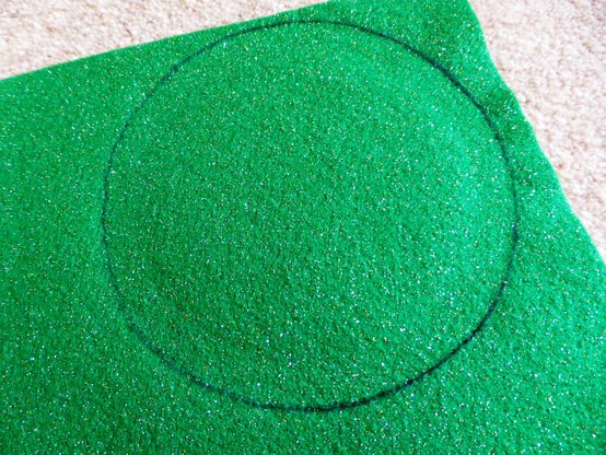 drawing-around-tree-2.jpg?sw=554&q=85