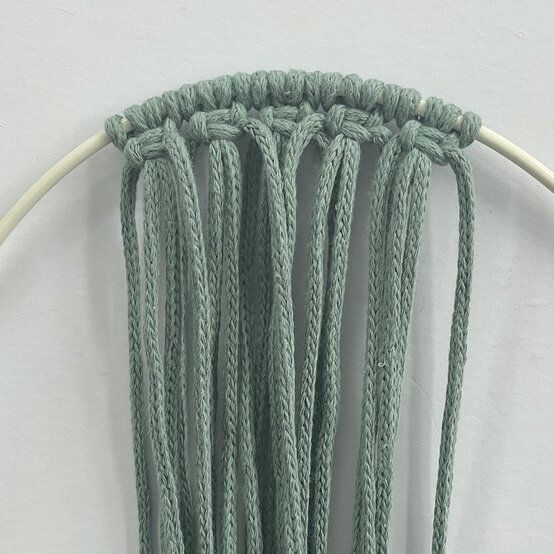 How%2Dto%2DMake%2Da%2DMacrame%2DFrame%5FOval%2Dstep2.jpg?sw=554&q=85