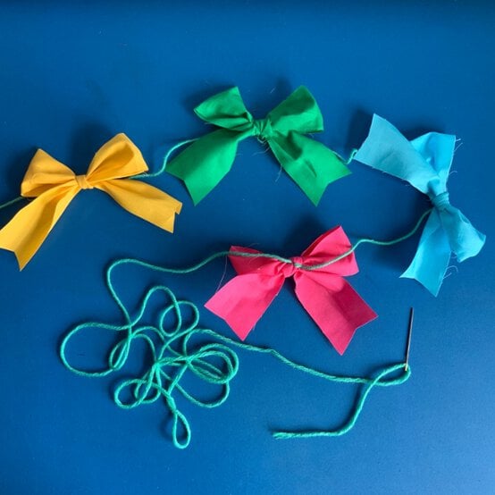 FabricBowBunting_Step4.jpg?sw=554&q=85