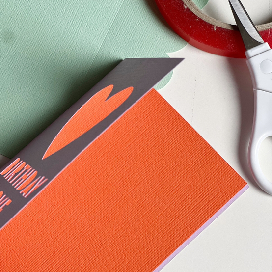 idea%5Fcricut%2Dexplore%2D4%2Dbirthday%2Dcard%5Fstep4.png?sw=554&q=85