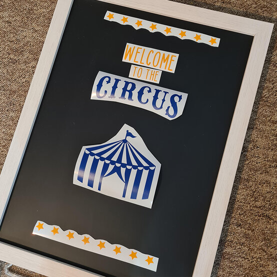 cricut_how-to-make-an-adhesive-vinyl-sign_step7.jpg?sw=554&q=85