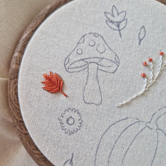 idea%5Fautumn%2Dembroidery%2Dprojects%2Dto%2Dtry%2Dnapkin%5Fstep%2D26.jpg?sw=554&q=85