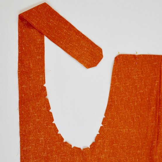 cross-back-apron-step4a-1.jpeg?sw=554&q=85