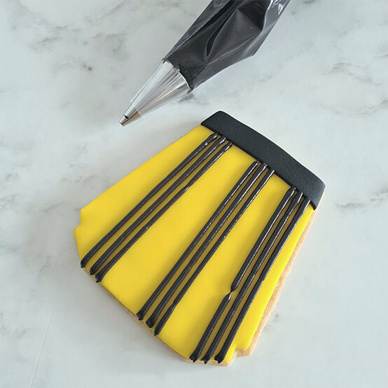 how-to-make-kilt-shortbread-biscuits_step-8a.jpg?sw=554&q=85